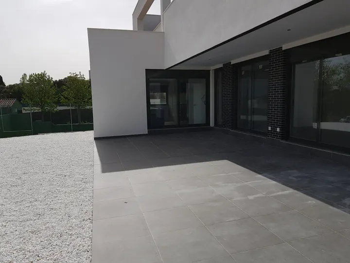 Terraza bajo el porche